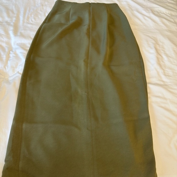 Babaton Olive Pencil Skirt - Picture 5 of 6